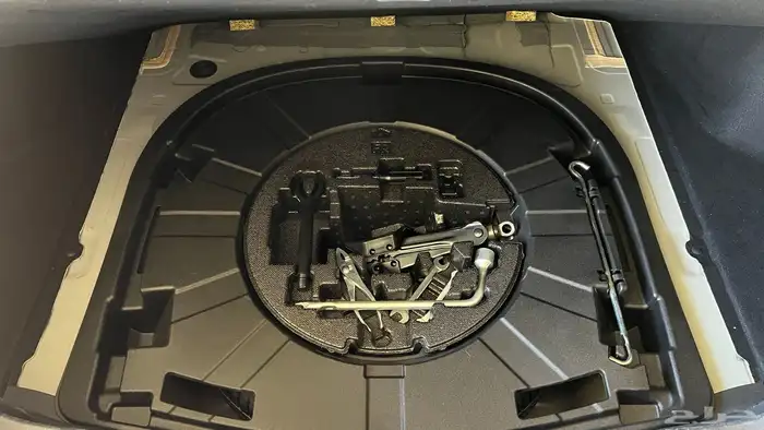 كامري GLE 2021 (نصف الفل) فطيمي بدون فتحة 17