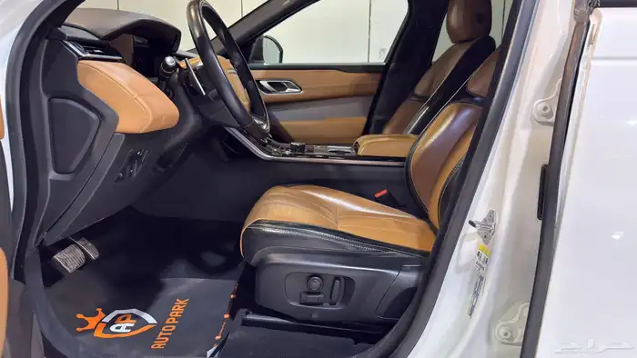 رنج روفر فيلار 2020 بحالة نظيفة 13