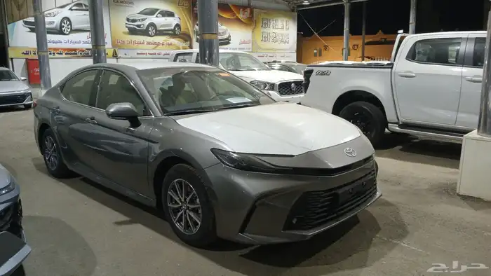 كامري E جنوط بنزين 2025 جديده 5