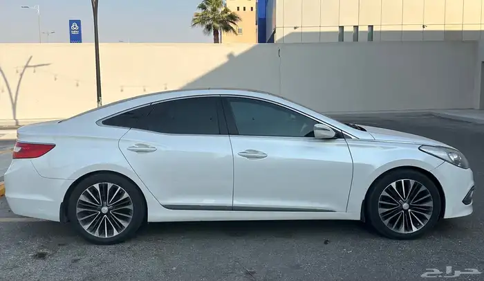 اللبيع هنداي ازيرا2015 1