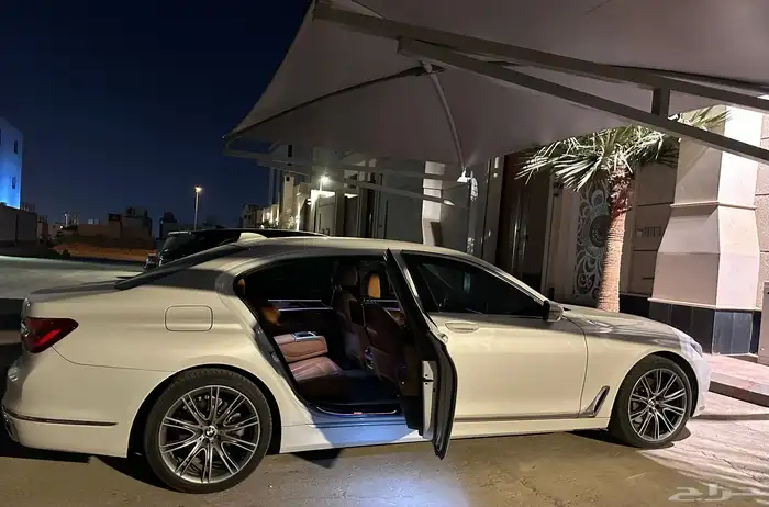 BMW 730 2019 2