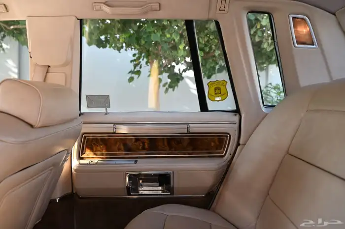 لينكون تاون كار 1981 مخزن 16