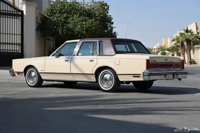 لينكون تاون كار 1981 مخزن 2