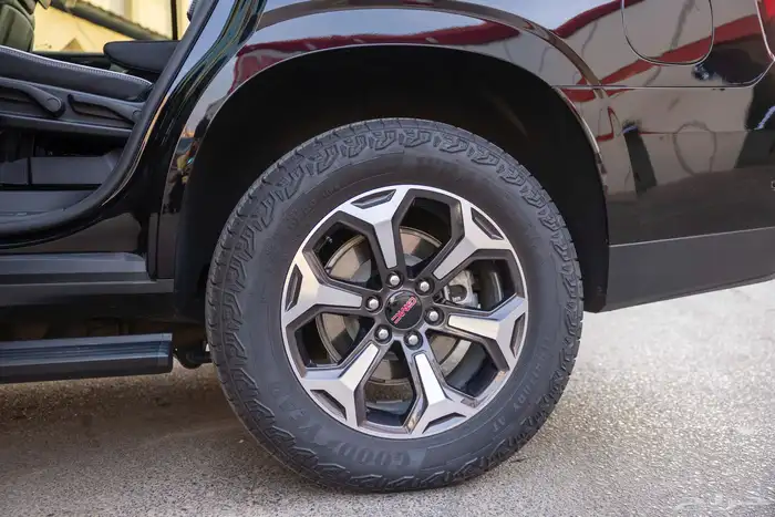 GMC AT4 مراتب مفصولة 12