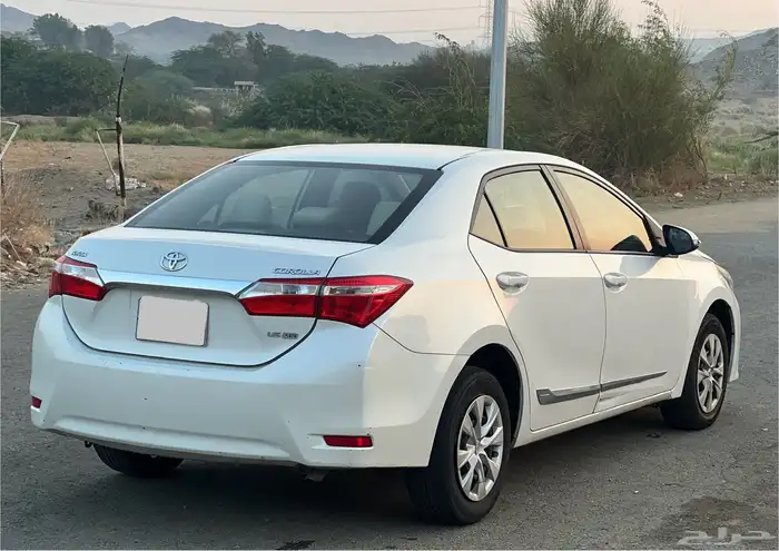 للبيع تويوتا كورلا موديل 2016 6