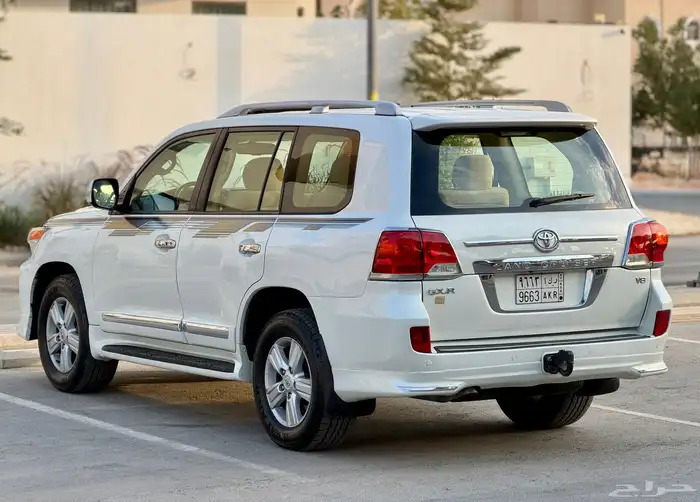 جيب لاند كروزر GX.R موديل 2014 فل الفل فل كامل نضيف 8