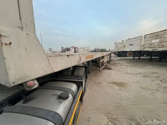 للبيع سطحه قاعدة 16 8