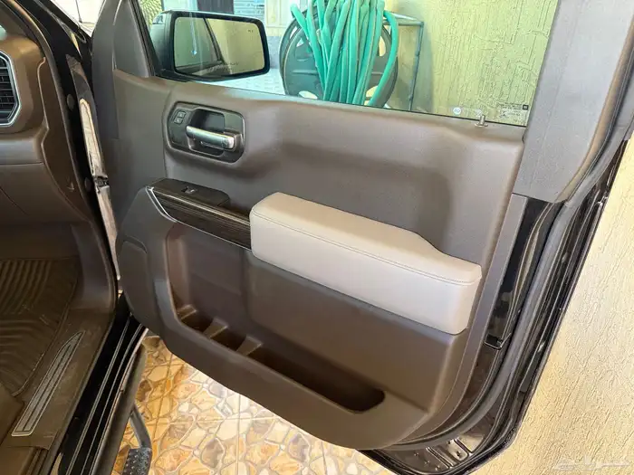 سفروليه سلفرادو Z71 المديل 2022 تريل بوس فيس لفت 63