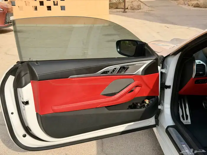 للبيع BMW 850i   الفئة الثامنة - 8 سلندر توين تيربو 18