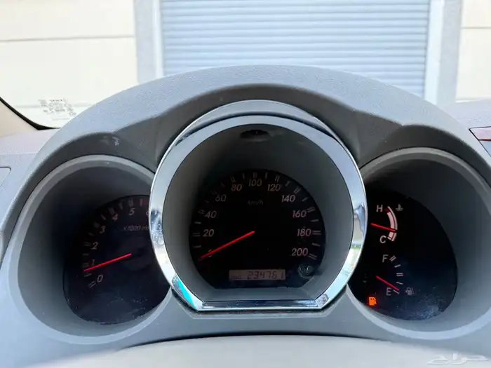 فورتشنر 2009 مخزن ماشي 234 فقط 6 سرندل قير عايدي 27