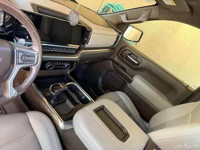 سفروليه سلفرادو Z71 المديل 2022 تريل بوس فيس لفت 41