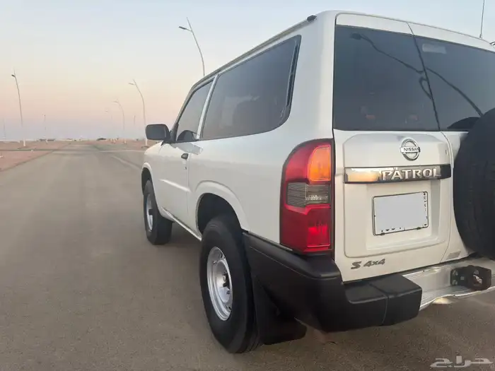 باترول ربع 2009 بحالة ممتازة 15