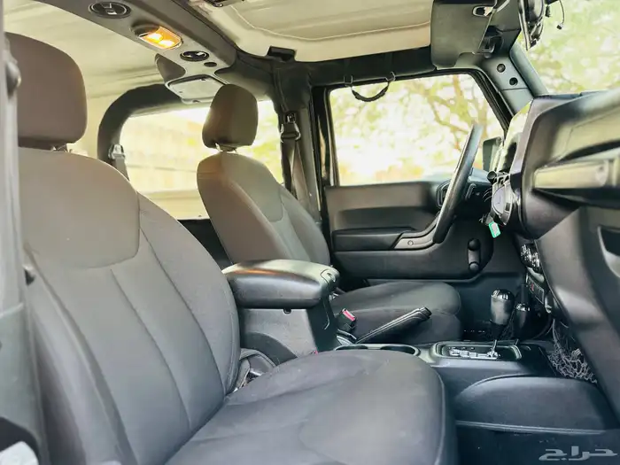 جيب لانجلر ((2016))بحاله ممتازه 9