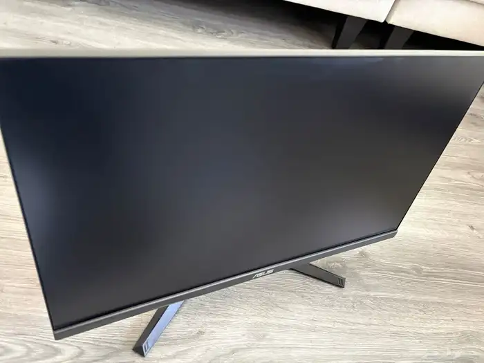 ميني بي سي Mini Pc مع شاشة غايمنق تردد 200 من اسوس 1