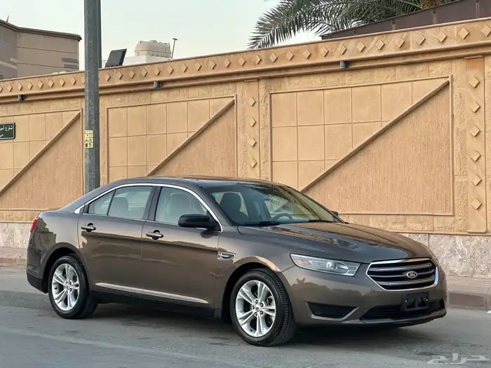 فورد تورس SE 2015 نص فل نظيف للبيع 4