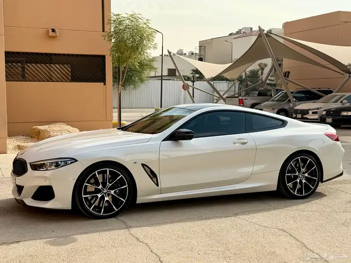 للبيع BMW 850i   الفئة الثامنة - 8 سلندر توين تيربو 12