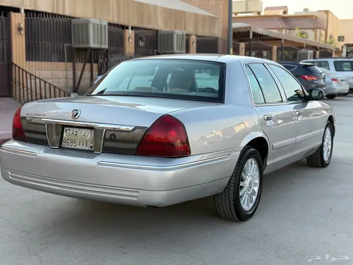 فورد ماركيز 2010 - نظيف 7