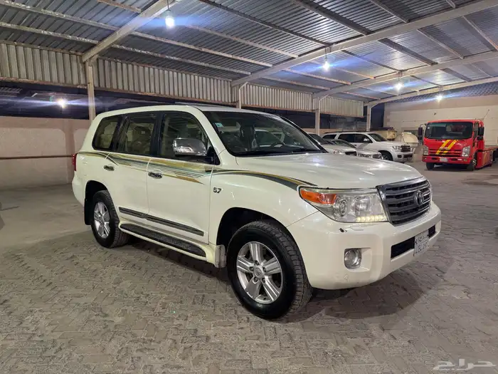 جيب لاندكروزر 2013 VXR موصفات الفل حد75 الف 4