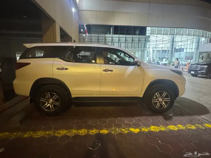 للبيع فورشينر 2025 دبل بنزين 5