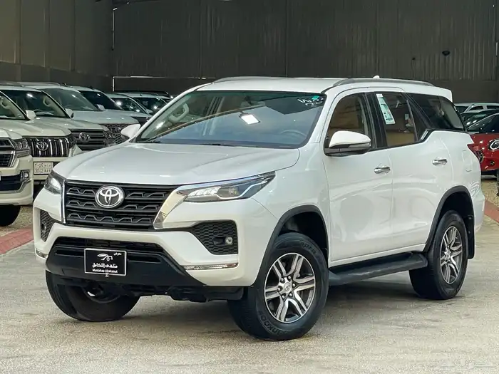 تويوتا فورشنر 2023 VX 2023 ممشى90 الف فقط 1