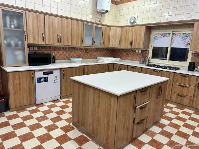 دولاب مطبخ الومنيوم 17 متر تقريبا  رخام صناعي 0