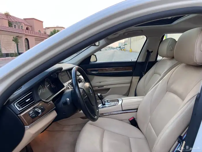 بي ام دبليو الفئة السابعة 730 13