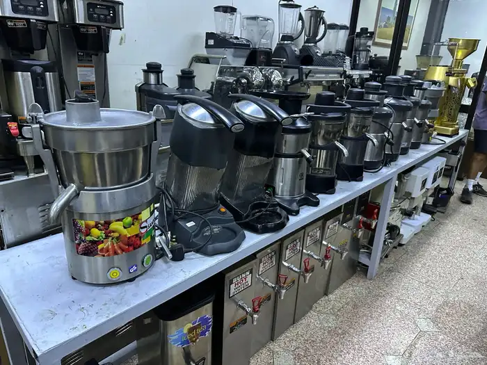 بيع جميع معدات المطاعم والمخابز والكفيهات المستعمله شبه جد 72