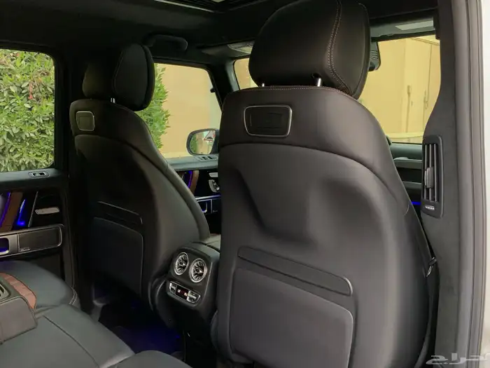 مرسيدس G63 AMG موديل 2020 بحالة الوكاله 35