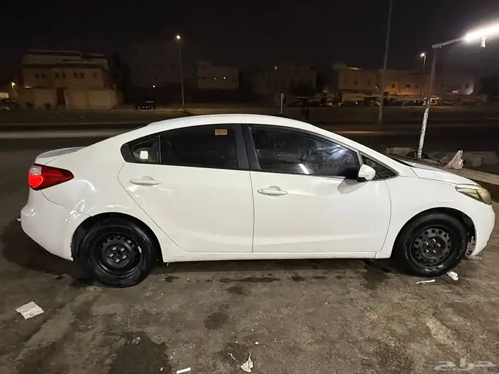 كيا سيراتو للبيع 4