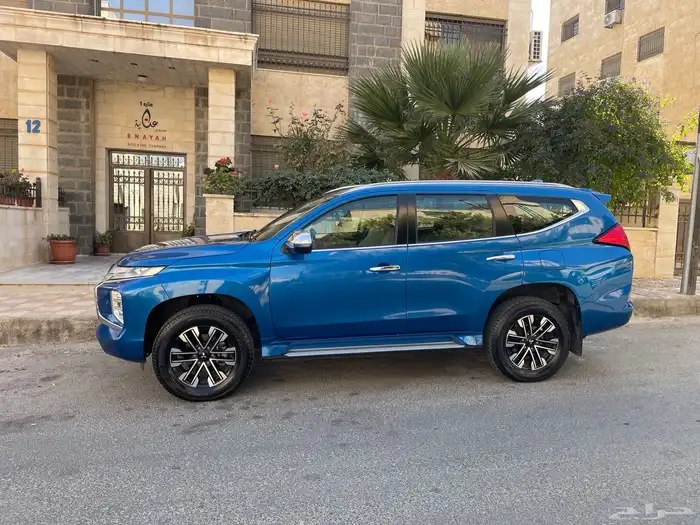 ميتسوبيشي مونتيرو ديزل 2023 للبيع 0