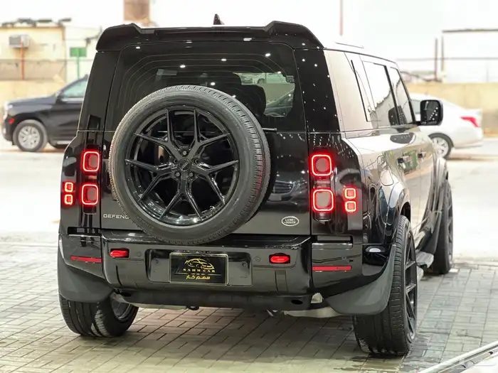 لاند روفر ديفندر X موديل 2021 5