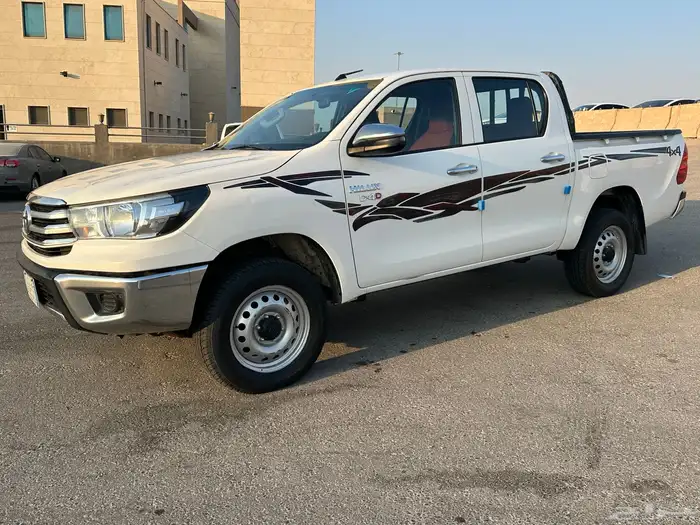 هايلوكس دبل قير عادي ديزل 2022 5