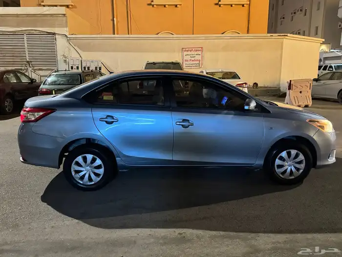 Toyota yaris E 2016 1