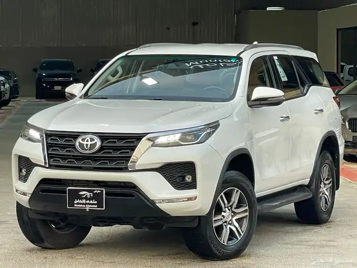 تويوتا فورشنر 2023 VX 2023 ممشى90 الف فقط 2