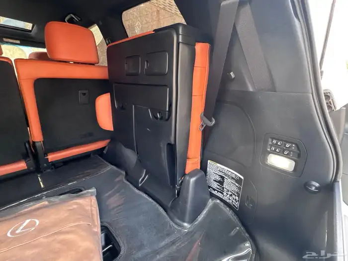 لكزس LX570 2016 مخزنه بلاك اديشن 42