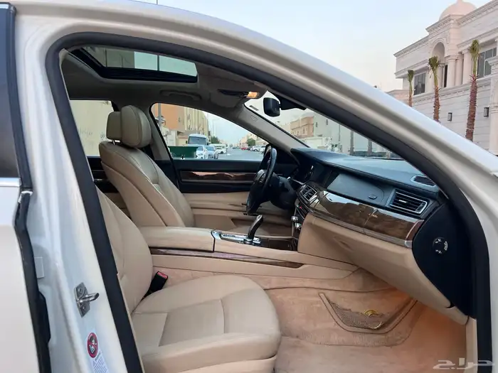 بي ام دبليو الفئة السابعة 730 31