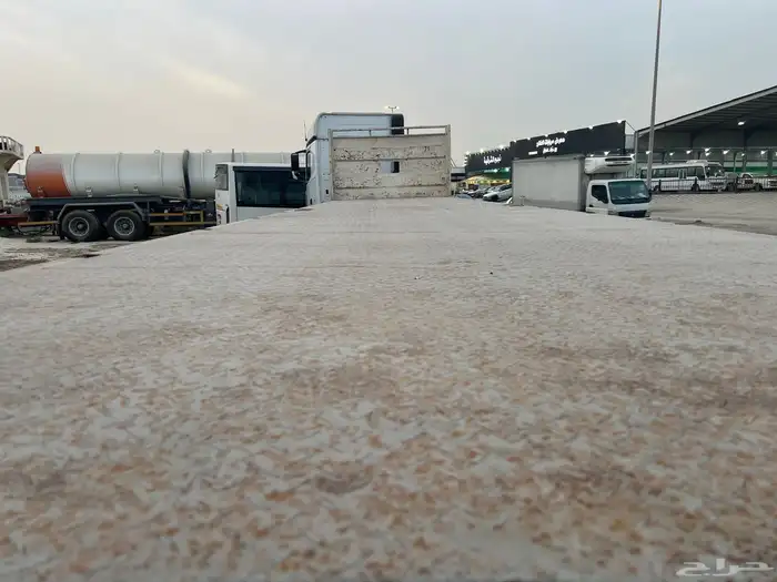 للبيع سطحه قاعدة 16 4