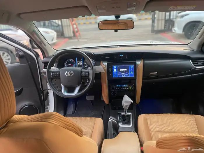 تويوتا فورشنر 2023 VX 2023 ممشى90 الف فقط 20