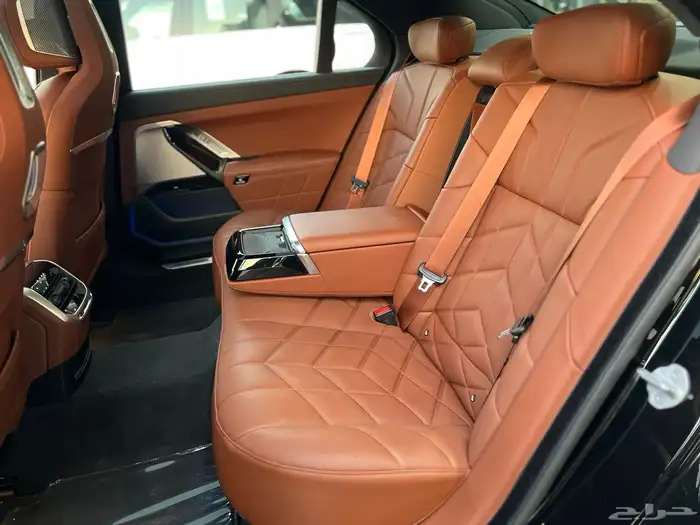 بي ام دبليو 735 موديل 2025 18