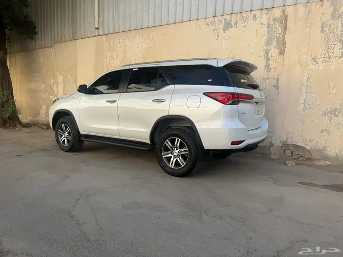 للبيع فورشينر 2025 دبل بنزين 15