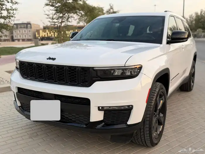 جراند شيروكي بلاك اديشن 2023 Altitude 12