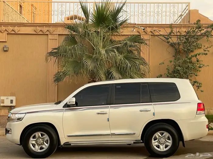 جيب لاند كروزر 2019 GXR سعودي 19