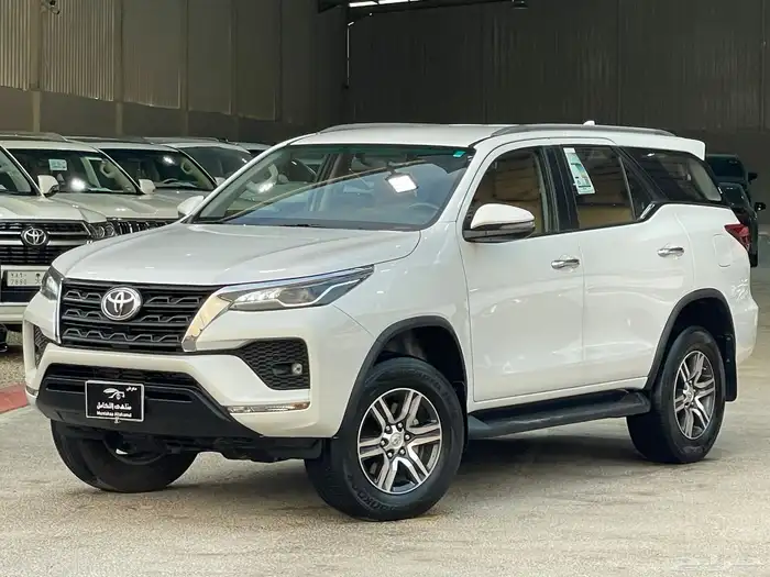 تويوتا فورشنر 2023 VX 2023 ممشى90 الف فقط 3