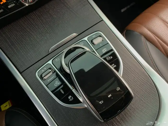 مرسيدس G63 AMG موديل 2020 بحالة الوكاله 42