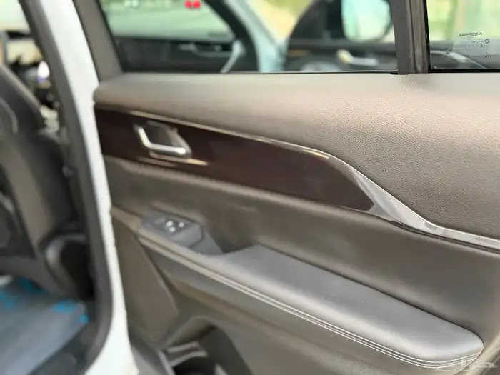 جراند شيروكي بلاك اديشن 2023 Altitude 18