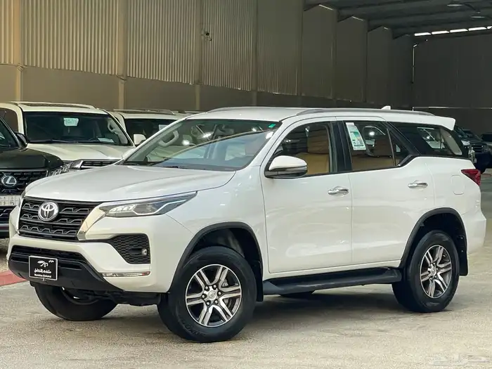 تويوتا فورشنر 2023 VX 2023 ممشى90 الف فقط 4