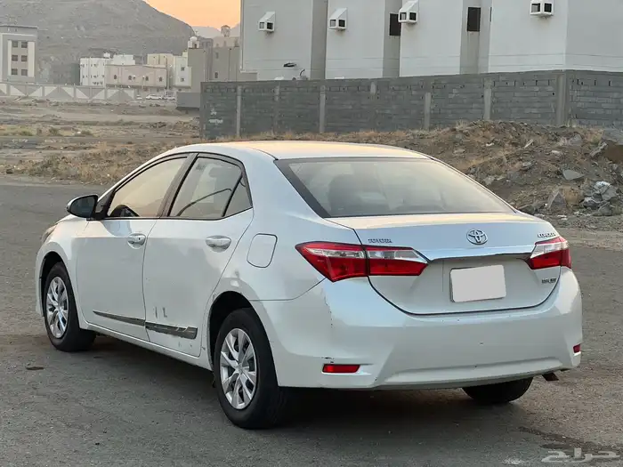 للبيع تويوتا كورلا موديل 2016 5
