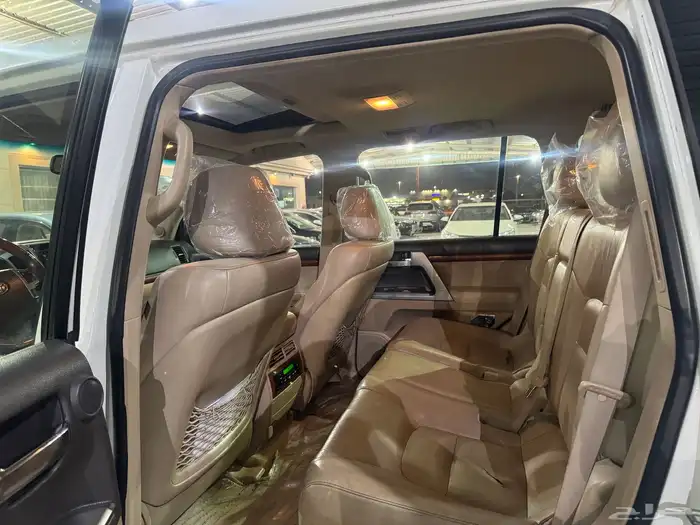 جيب لاندكروزر 2013 VXR موصفات الفل حد75 الف 9