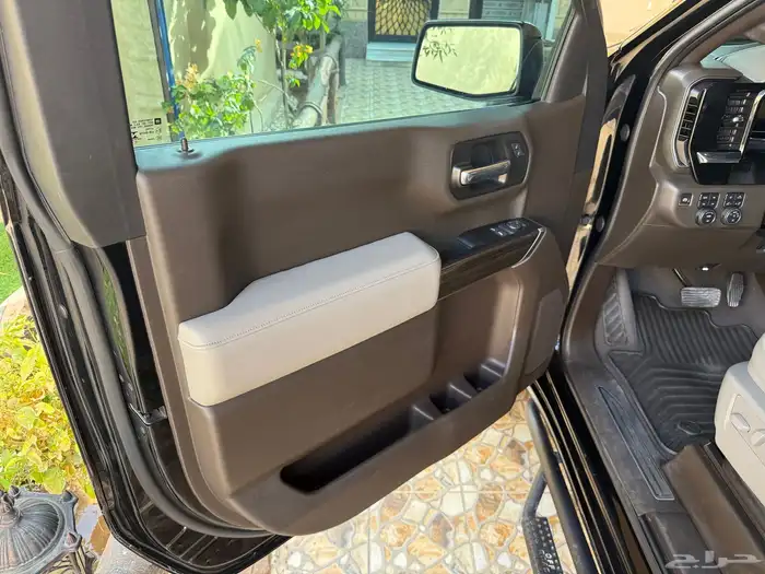 سفروليه سلفرادو Z71 المديل 2022 تريل بوس فيس لفت 51