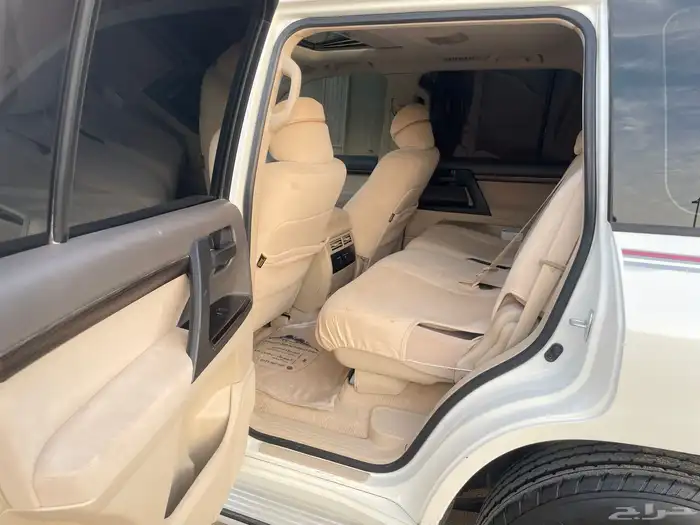 جيب لاند كروزر 2019 GXR سعودي 13